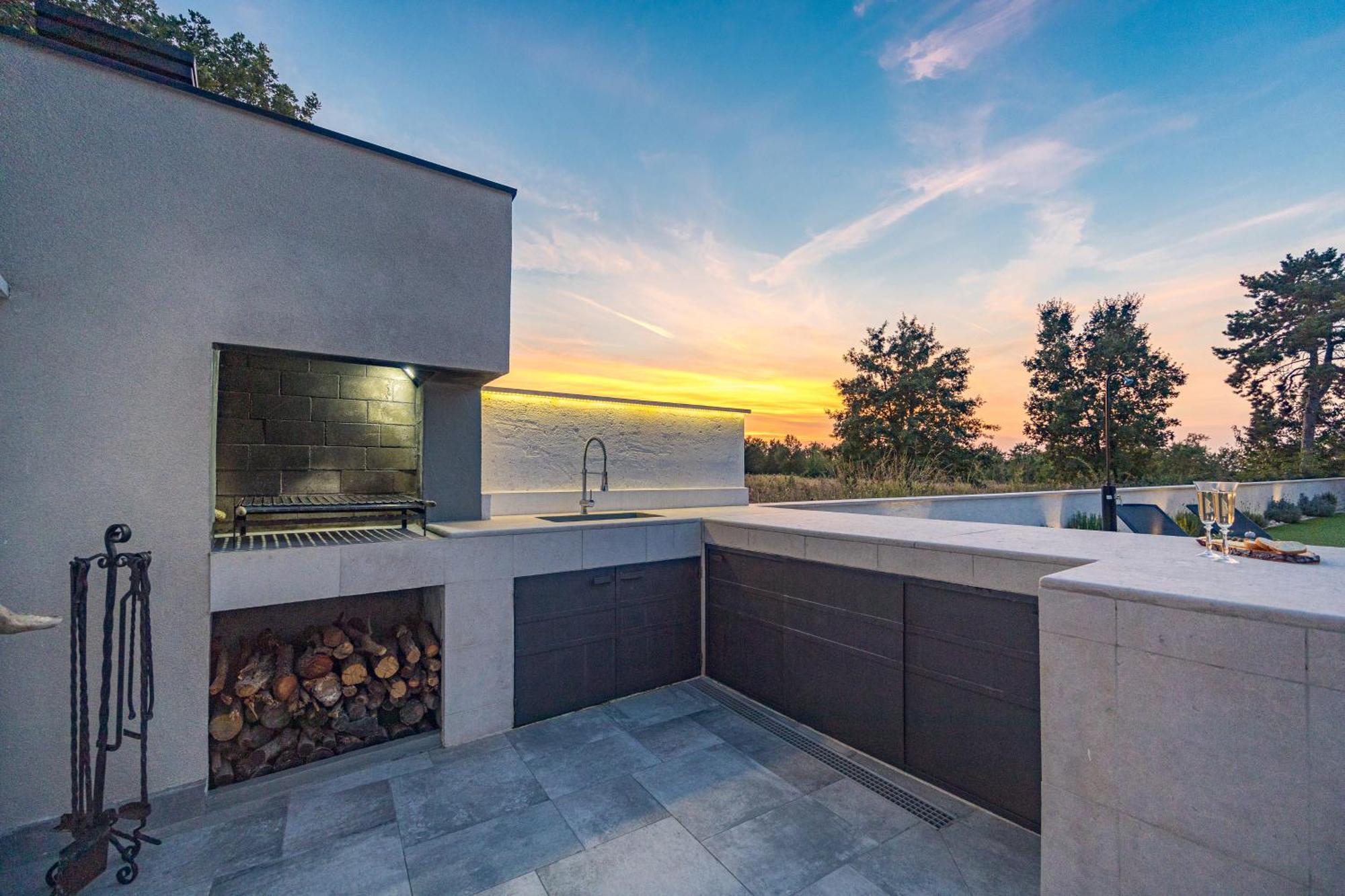 Special Offer! New Luxury Apartment With Pool, Fitness, Outdoor Bar&Grill Бує Екстер'єр фото