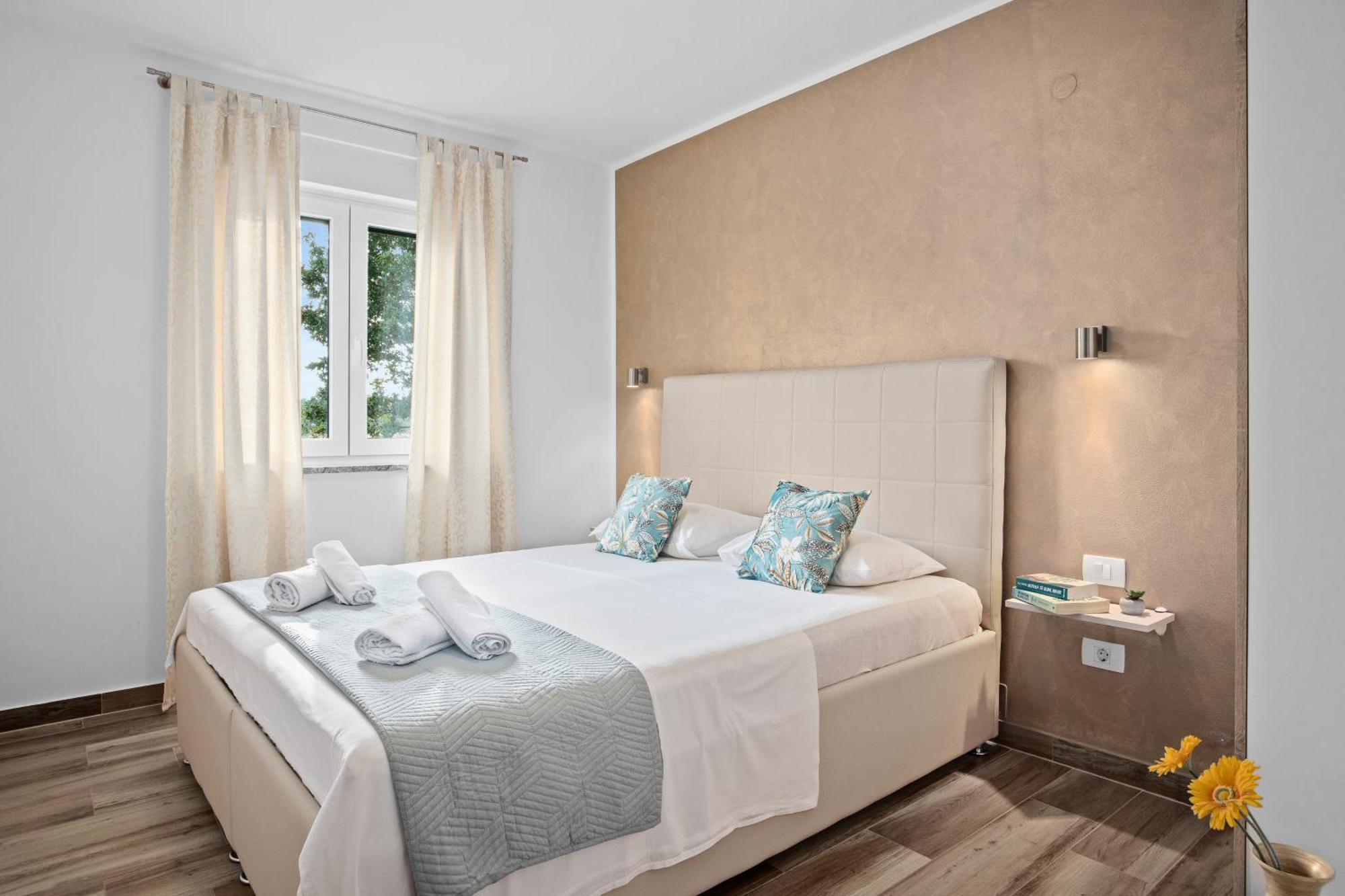 Special Offer! New Luxury Apartment With Pool, Fitness, Outdoor Bar&Grill Бує Екстер'єр фото