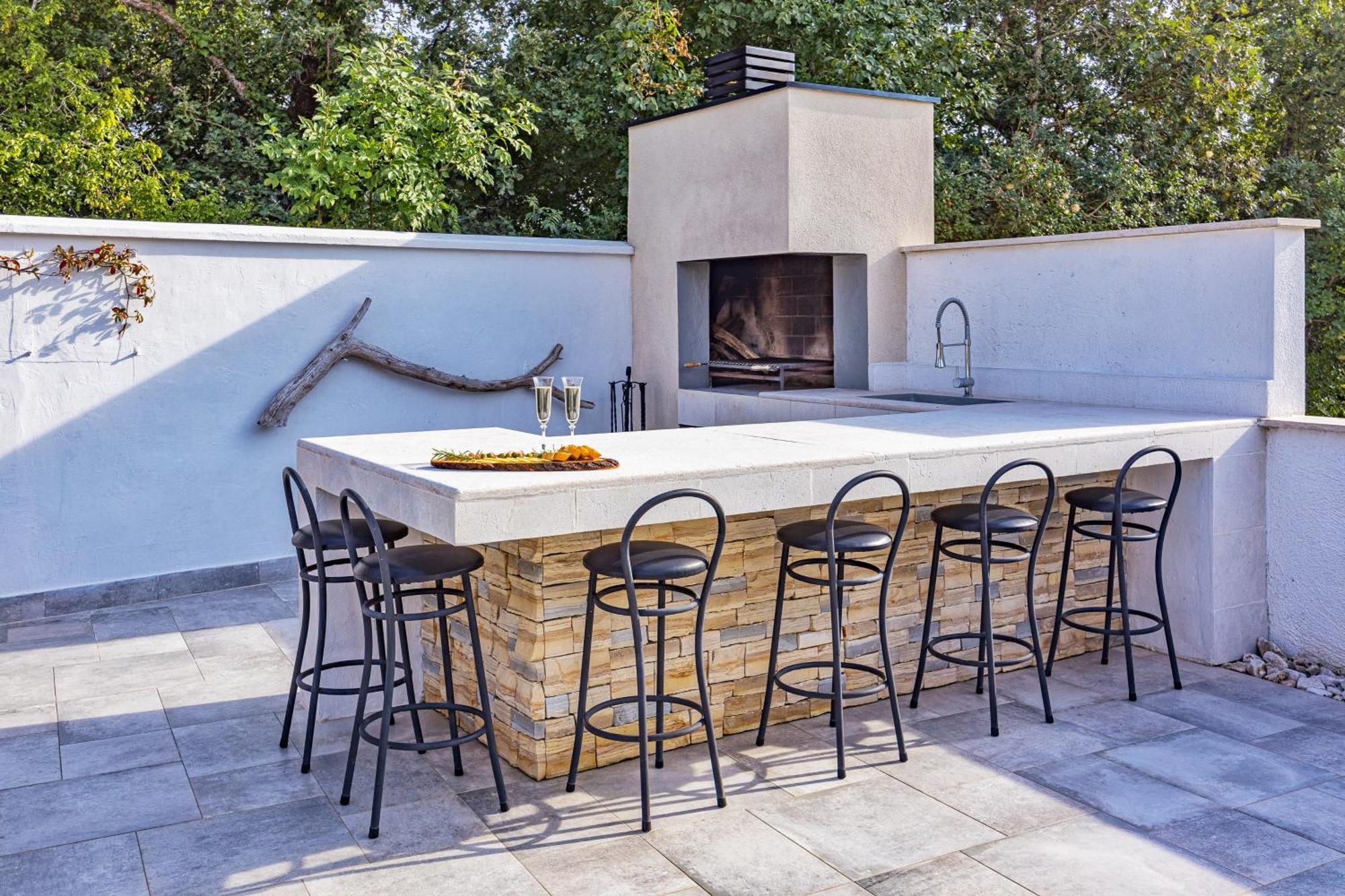 Special Offer! New Luxury Apartment With Pool, Fitness, Outdoor Bar&Grill Бує Екстер'єр фото