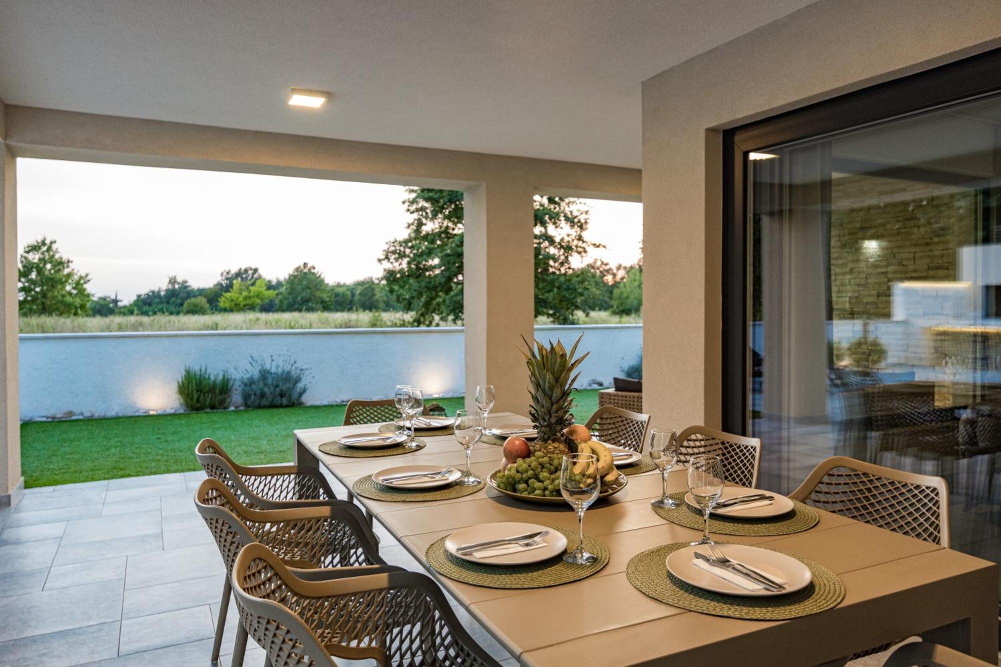 Special Offer! New Luxury Apartment With Pool, Fitness, Outdoor Bar&Grill Бує Екстер'єр фото