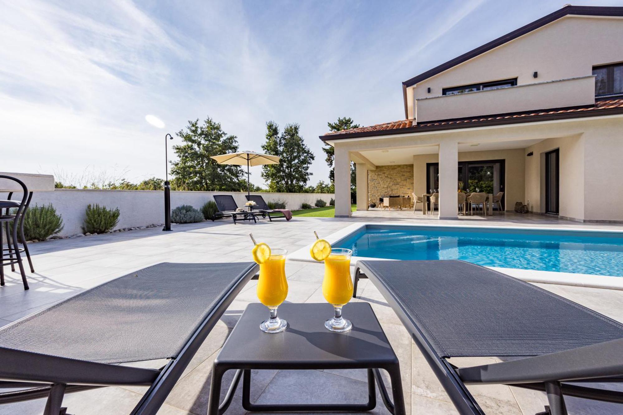 Special Offer! New Luxury Apartment With Pool, Fitness, Outdoor Bar&Grill Бує Екстер'єр фото