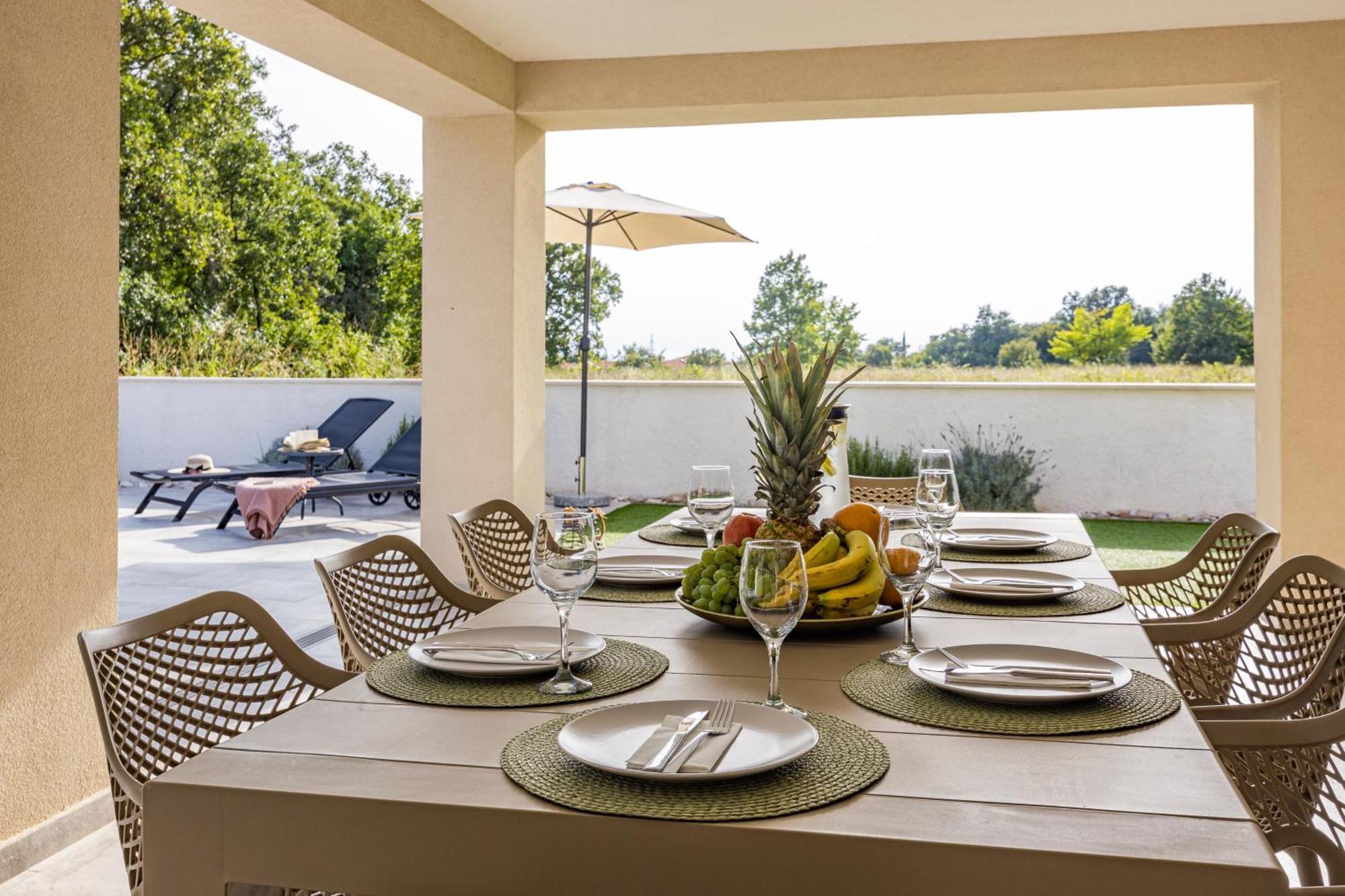 Special Offer! New Luxury Apartment With Pool, Fitness, Outdoor Bar&Grill Бує Екстер'єр фото