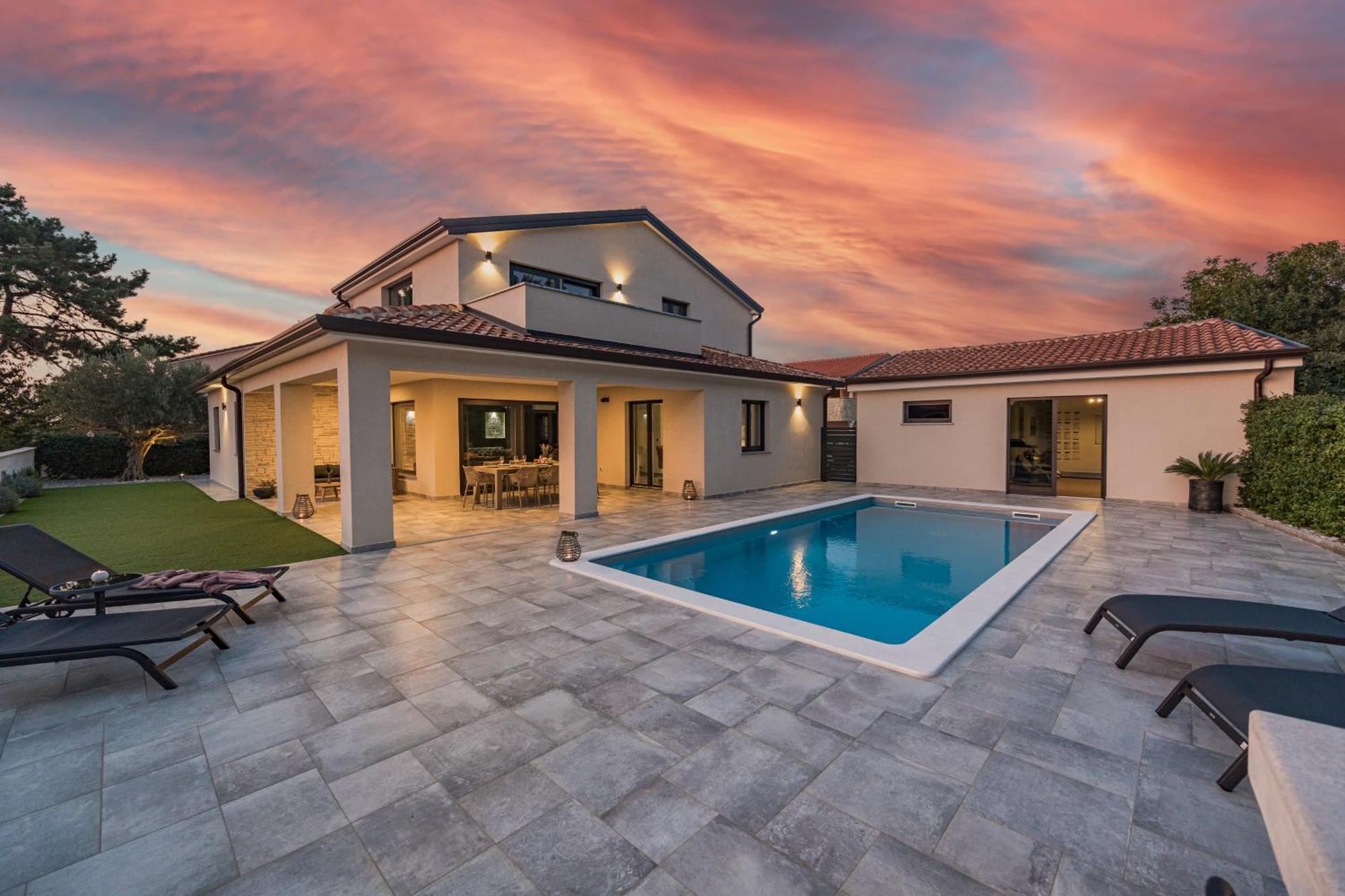 Special Offer! New Luxury Apartment With Pool, Fitness, Outdoor Bar&Grill Бує Екстер'єр фото
